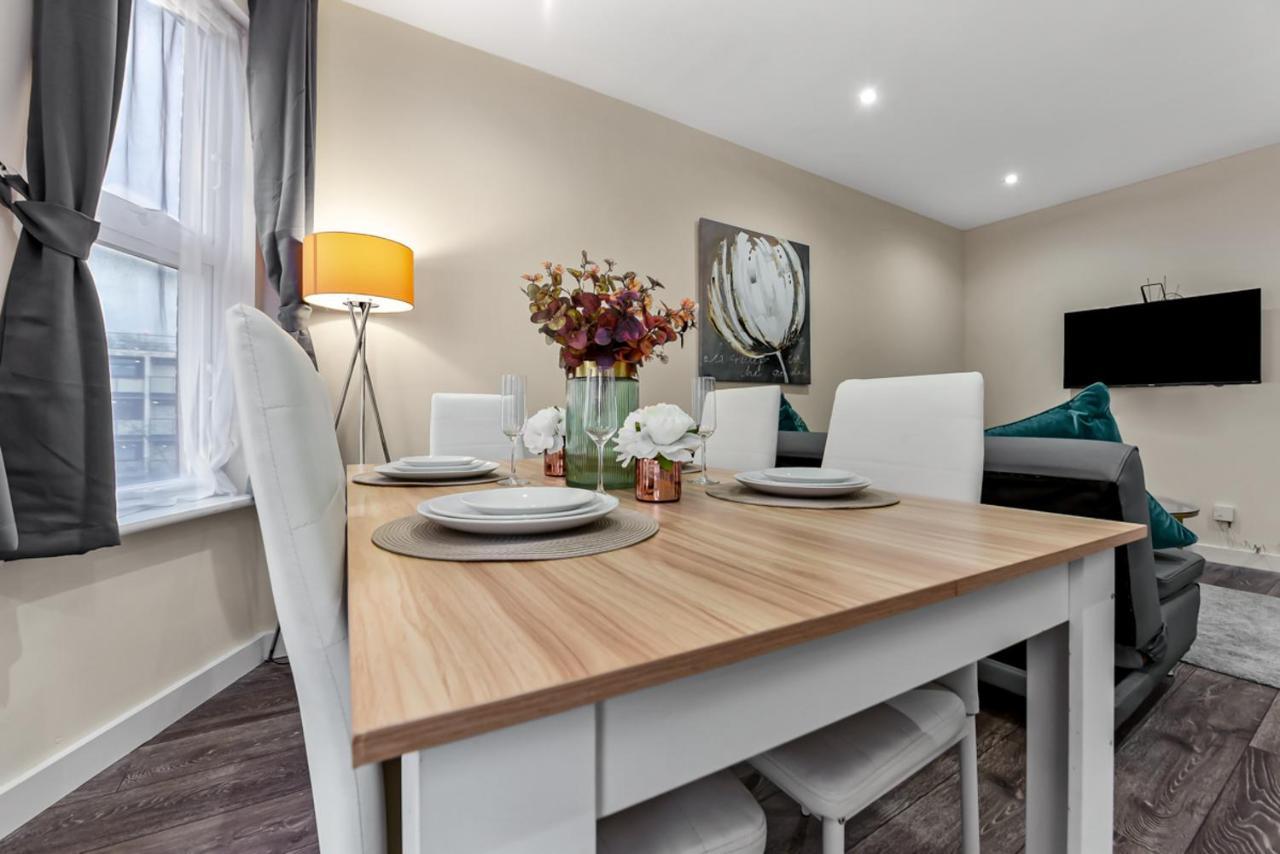 Family Friendly, Zone 2, 2 Beds, Overground Лондон Екстер'єр фото