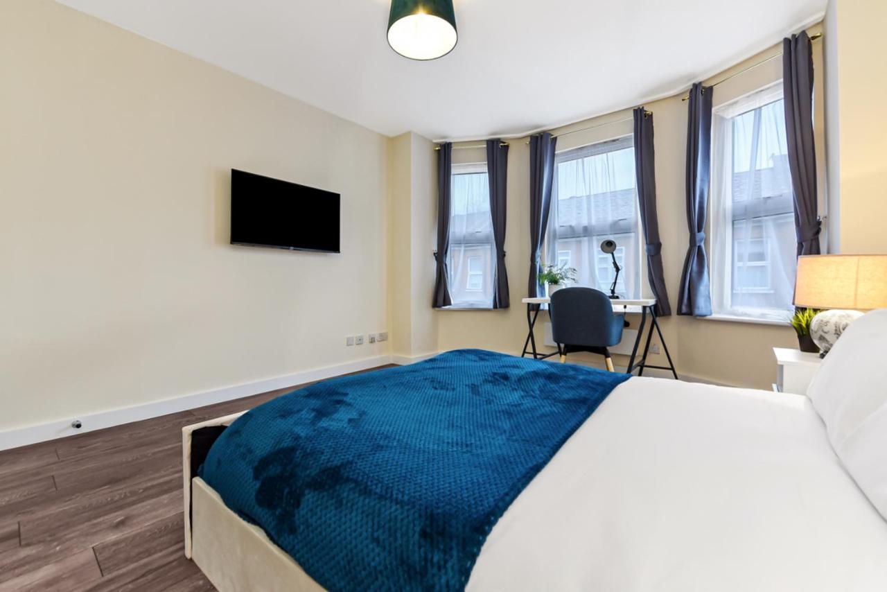Family Friendly, Zone 2, 2 Beds, Overground Лондон Екстер'єр фото