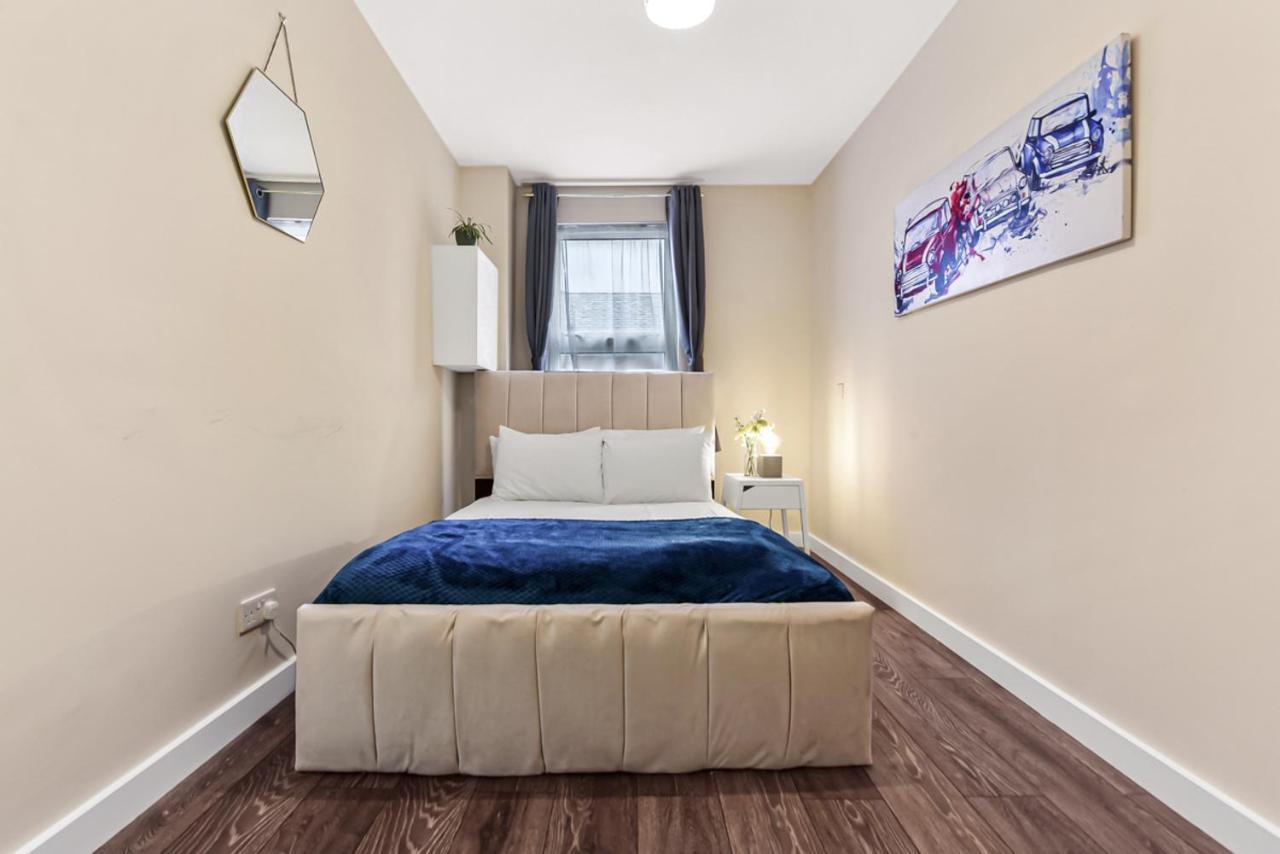 Family Friendly, Zone 2, 2 Beds, Overground Лондон Екстер'єр фото
