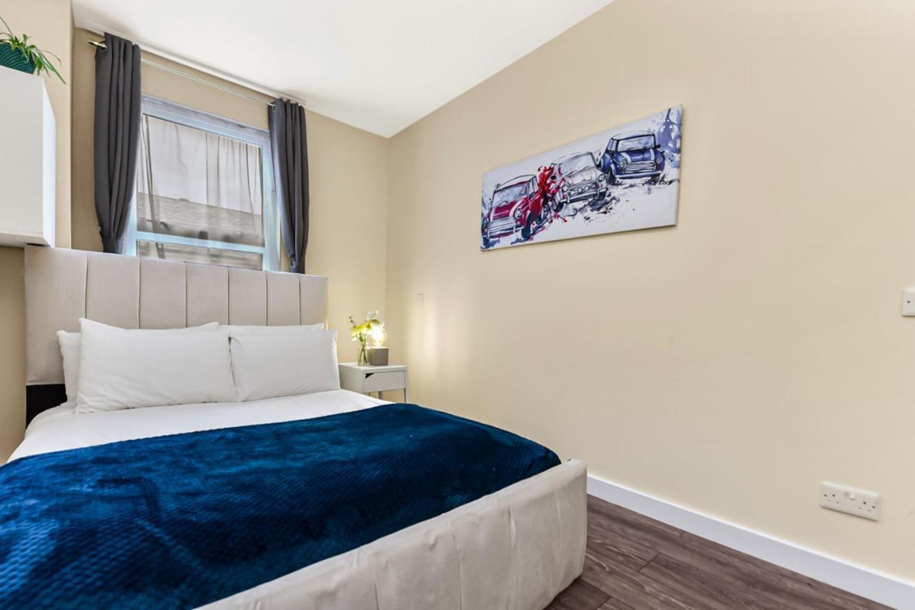 Family Friendly, Zone 2, 2 Beds, Overground Лондон Екстер'єр фото